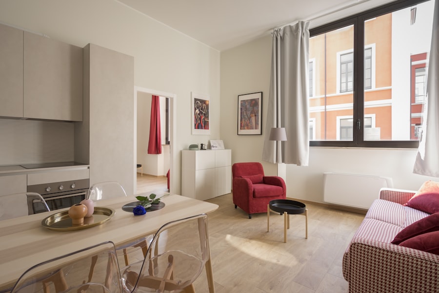 How to Maximize Space in a Small Apartment: 7 Smart Layout Hacks